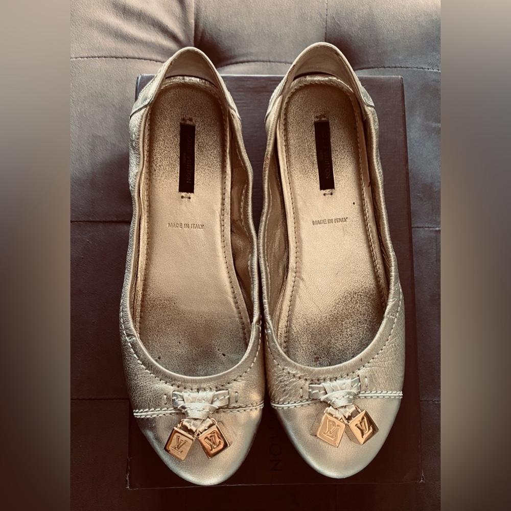 Louis Vuitton flats